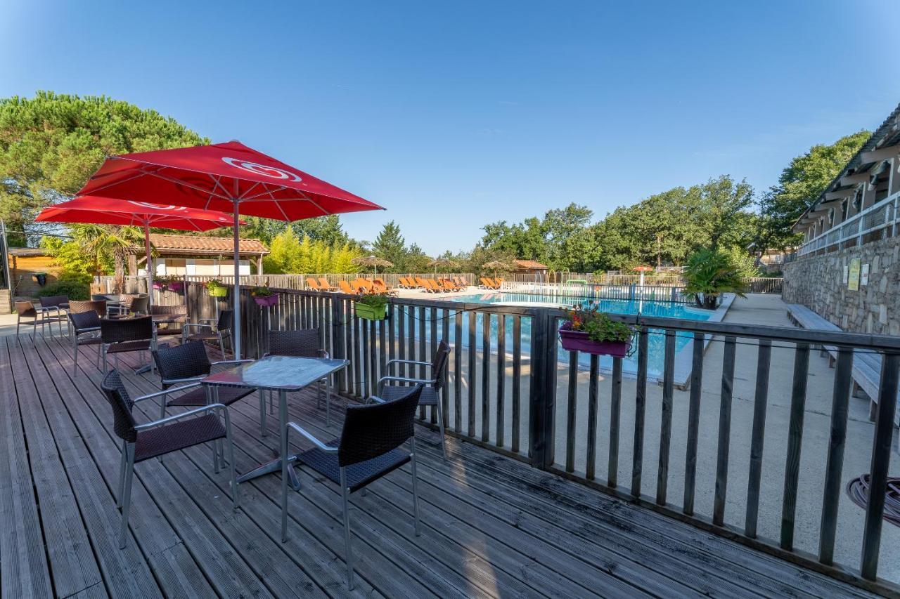 Hotel Camping Les Reflets Du Quercy Crayssac Exterior foto