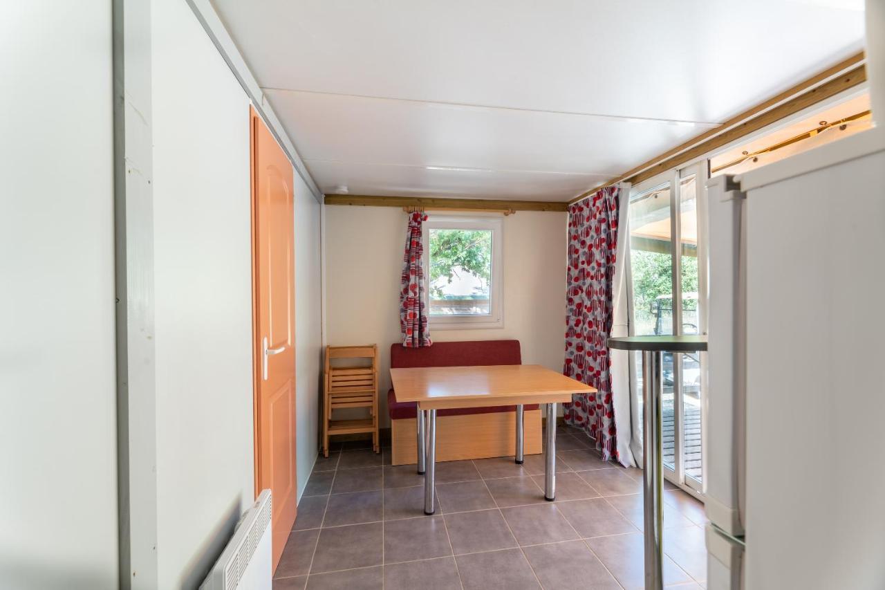 Hotel Camping Les Reflets Du Quercy Crayssac Exterior foto