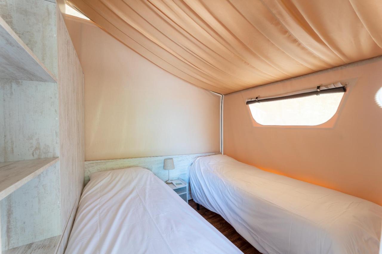 Hotel Camping Les Reflets Du Quercy Crayssac Exterior foto