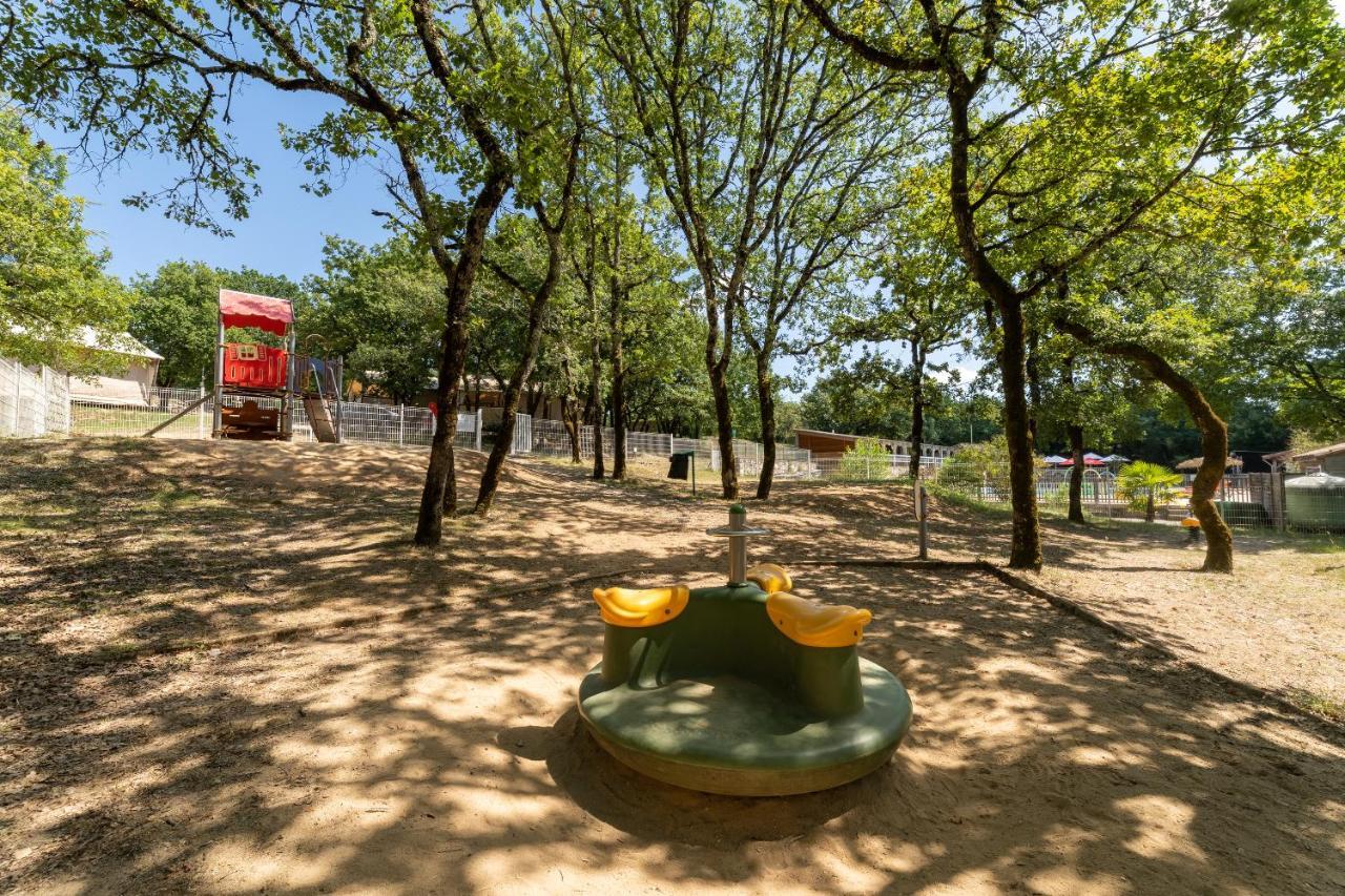 Hotel Camping Les Reflets Du Quercy Crayssac Exterior foto