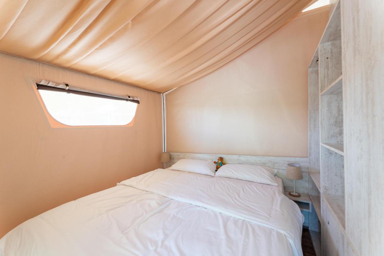 Hotel Camping Les Reflets Du Quercy Crayssac Exterior foto