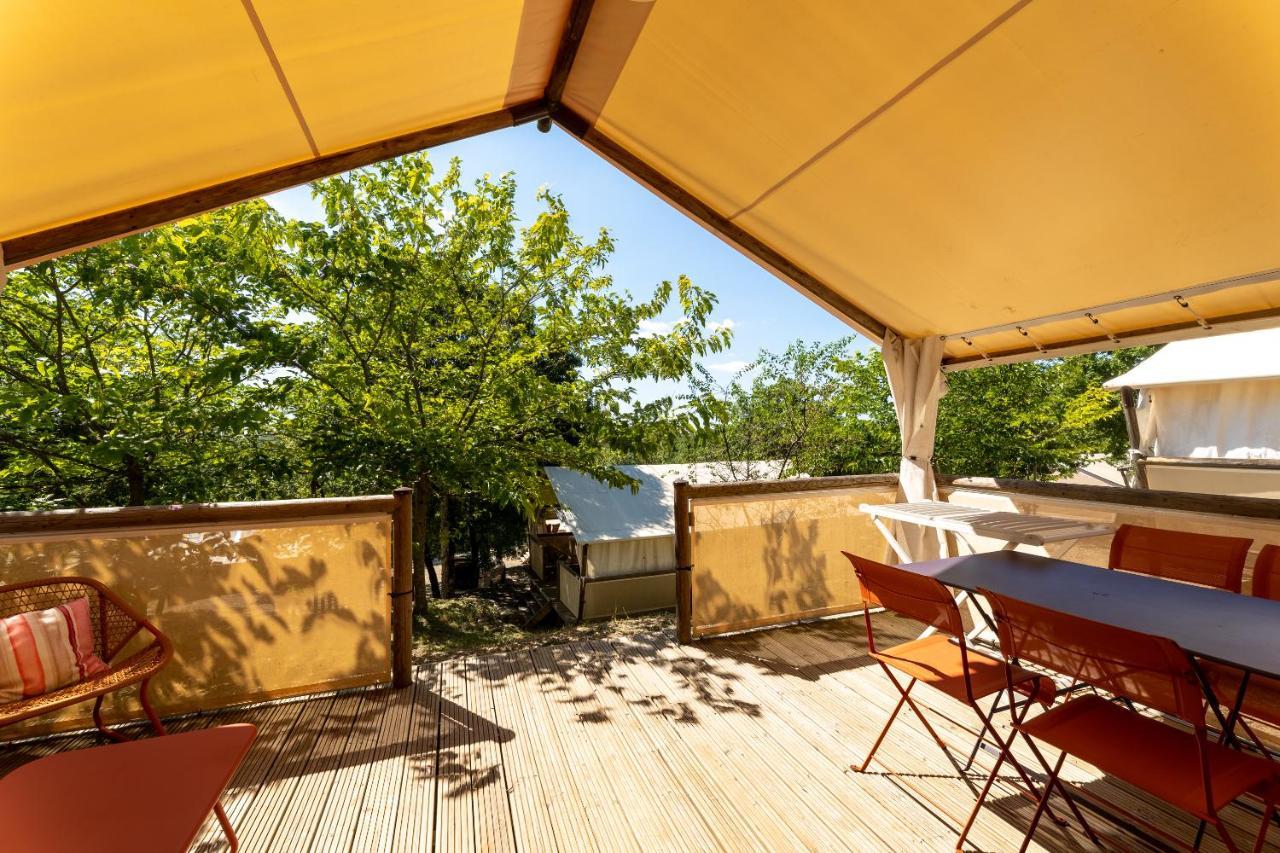 Hotel Camping Les Reflets Du Quercy Crayssac Exterior foto